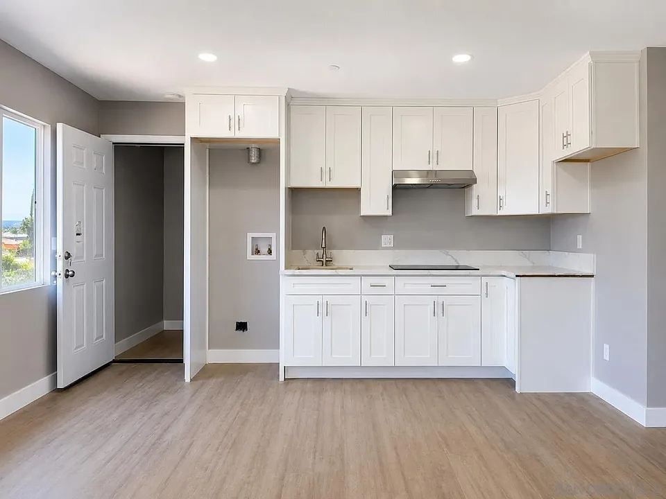 2421 Balboa Vista Dr #2