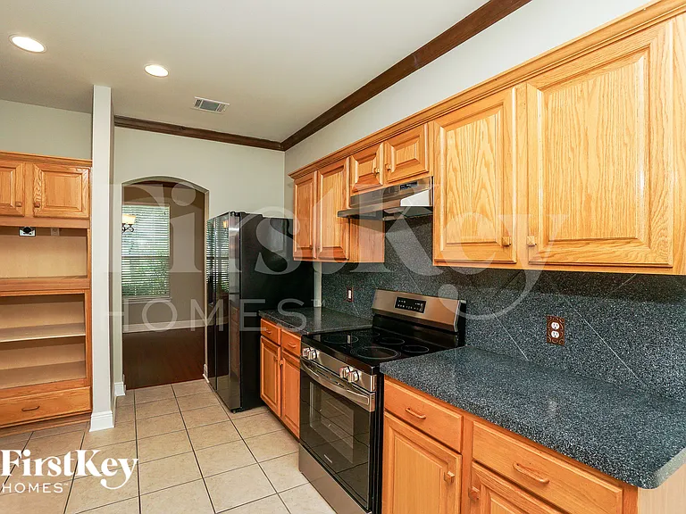 20930 Pedregoso Ln — Photo 8
