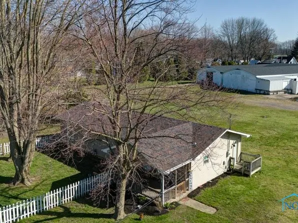 107 E North St, Liberty Center, OH 43532
