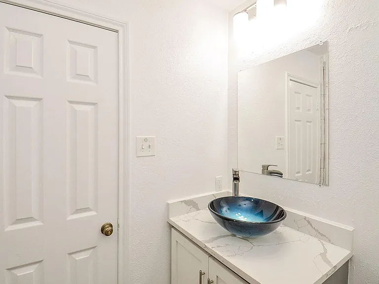 15614 Dawnbrook Dr — Photo 26