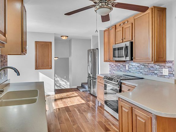 4th image of 1065 Lakeland Dr