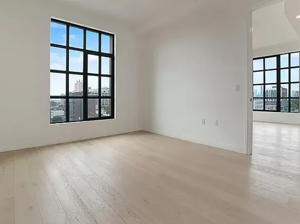 875 4th Avenue image 13 of 29