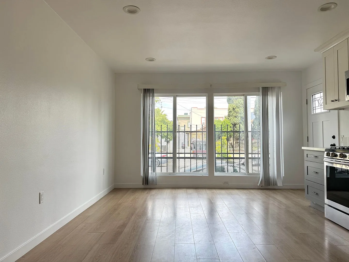 Renovated 3bed2bath Apartment Near USC — Photo 4