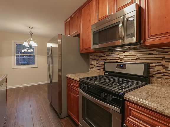 4th image of 105 Lawton Ln