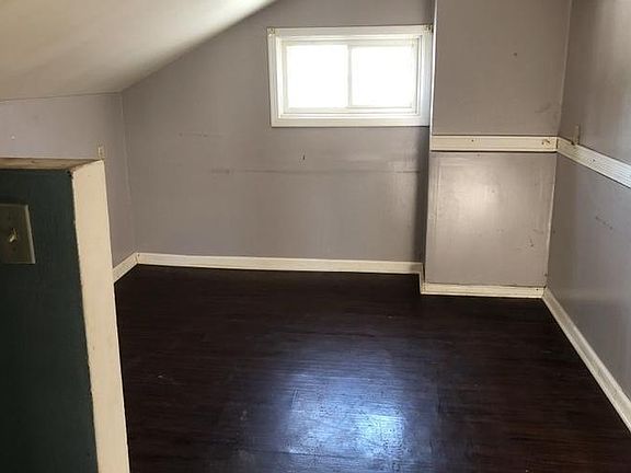 4th image of 4 Davis St