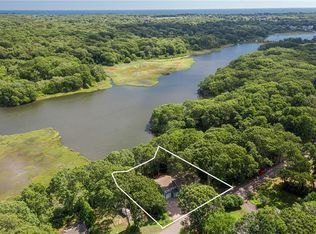 91 Beach Plum Rd, Narragansett, RI 02882