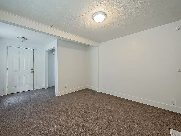 312 Ballard St — Photo 7