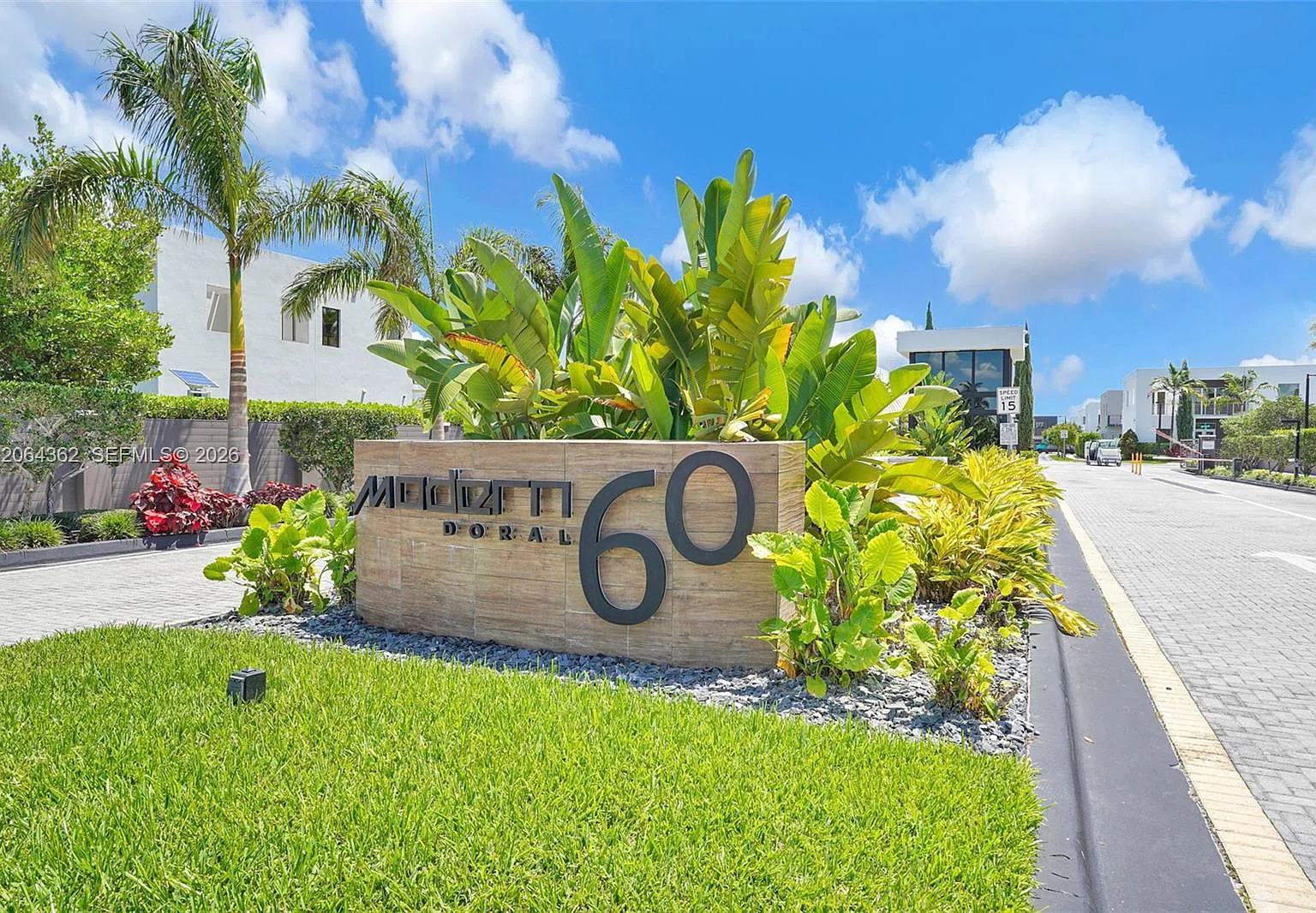 Doral Commons Residential — Photo 1