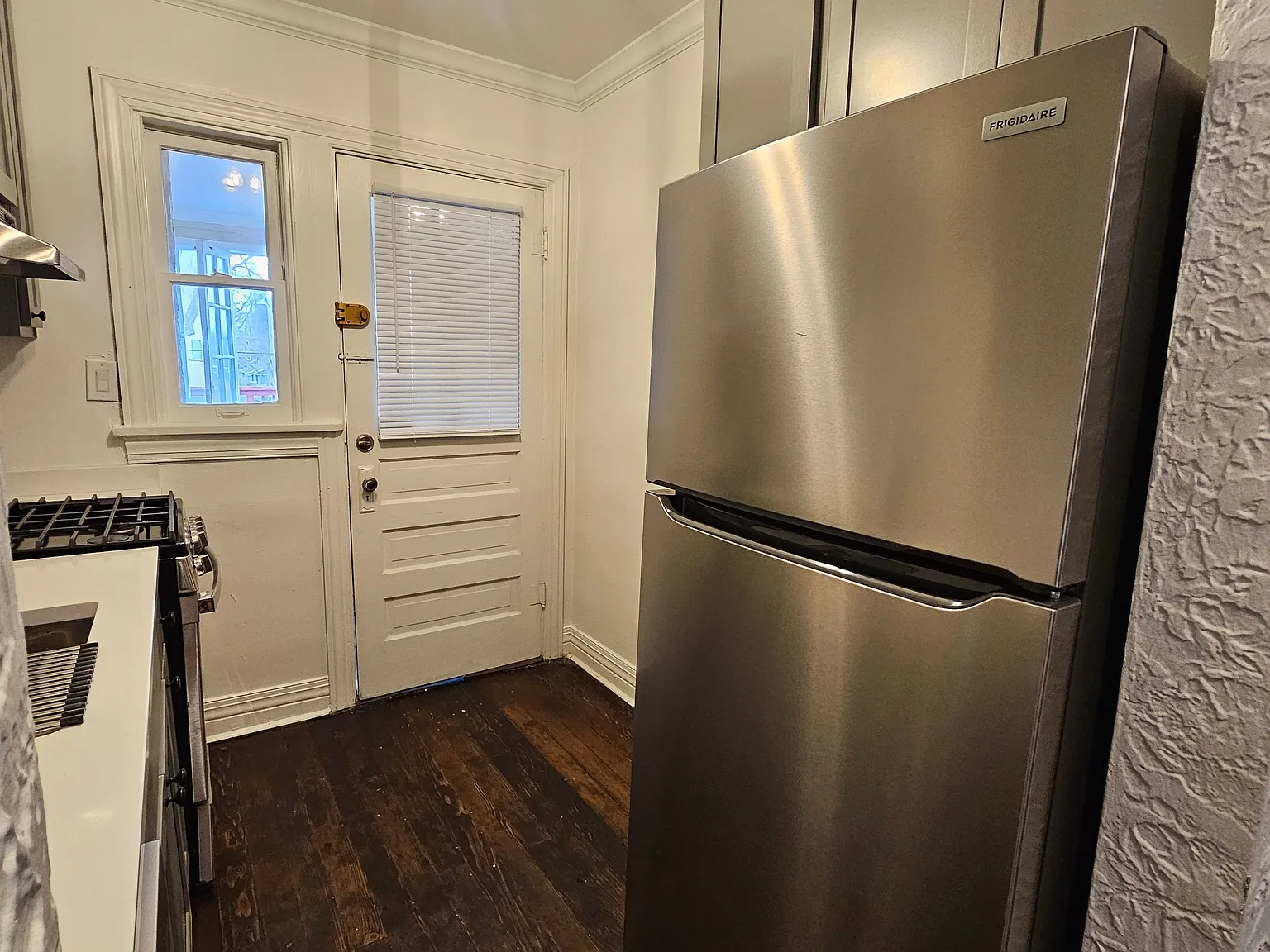 1 bed, 900 sqft, $1,200 — Photo 2