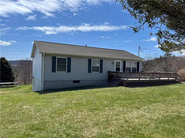 5 Taggart Rd, Newfield, NY 14867