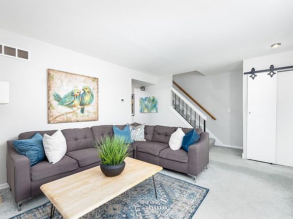 3rd image of 3391 Burbank Dr