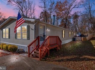 215 Jaguar Dr, Lothian, MD 20711