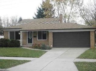 27458 Sutherland Dr, Warren, MI 48088