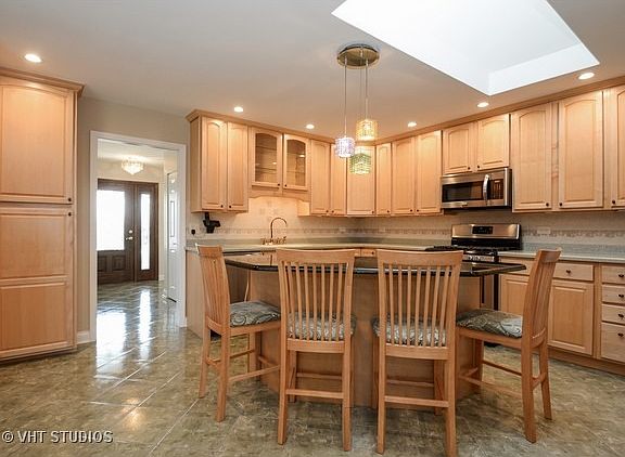 4th image of 8420 167th St