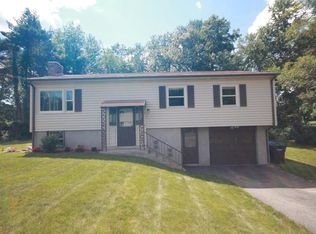 54 Queensbury Dr, Springfield, MA 01129