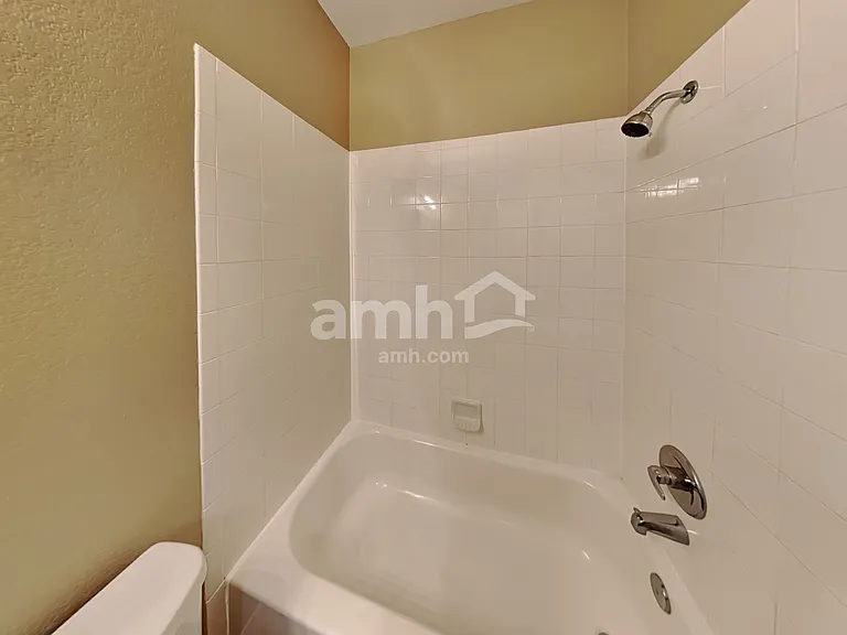 2324 Shady Tree Ln — Photo 16