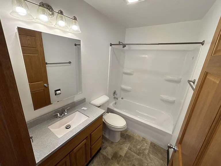 1642 Bainbridge St — Photo 13