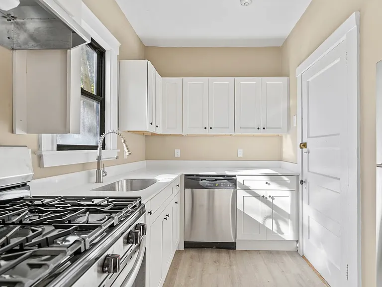 10 Green St #4J — Photo 2