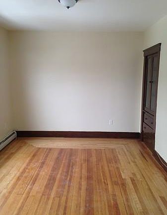 4th image of 323 Clarendon St