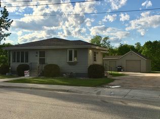 307 East Broadway, Hallock, MN 56728