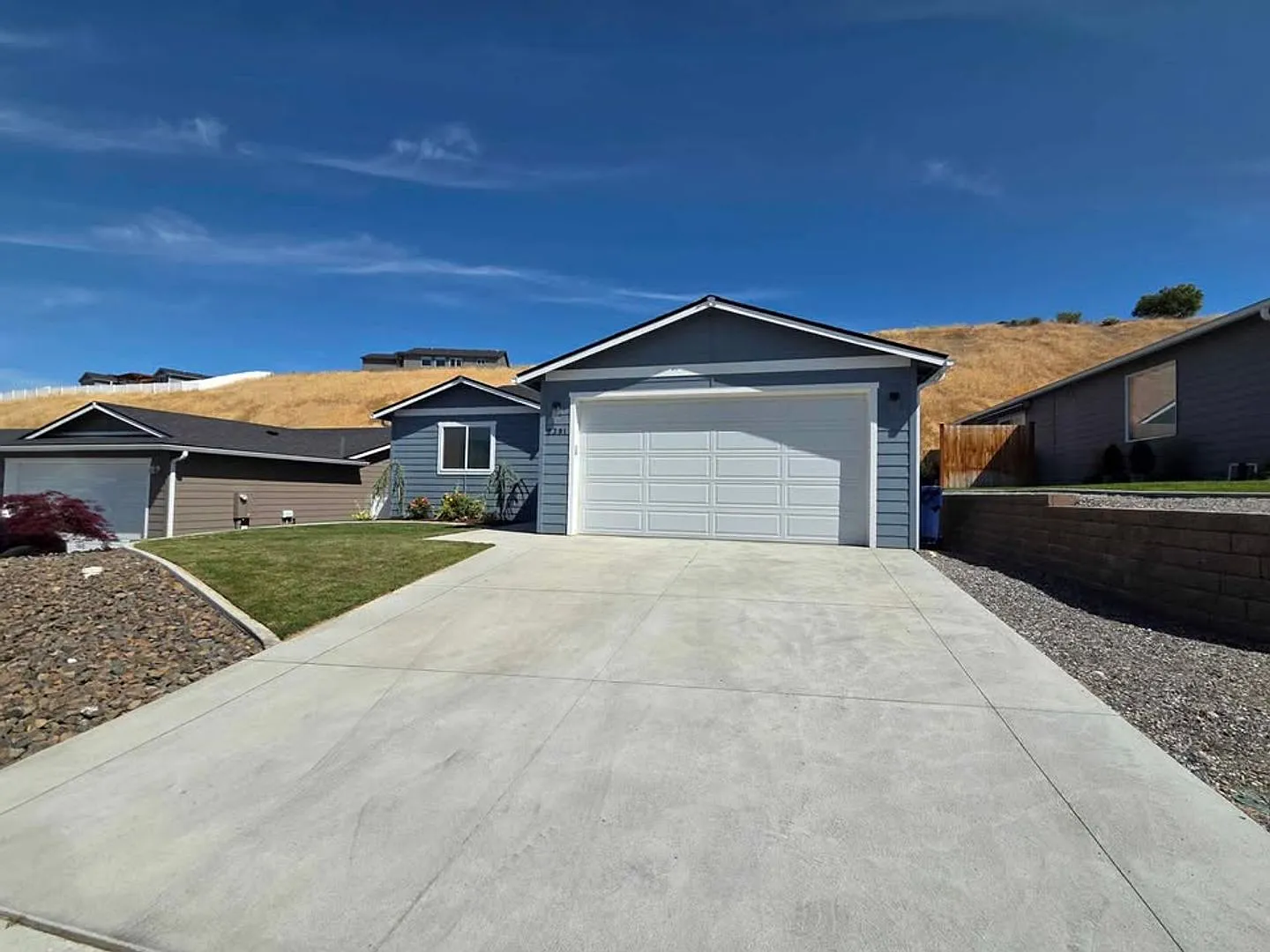 Gorgeous, 3 Bed, 2 Bath HOUSE in Coveted East Wenatchee! — Photo 1
