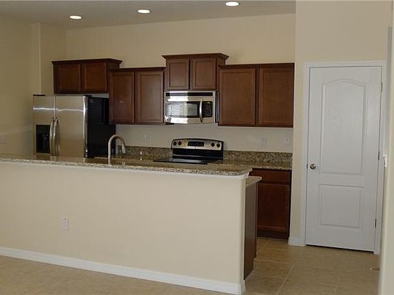 2nd image of 11264 Savannah Landing Cir