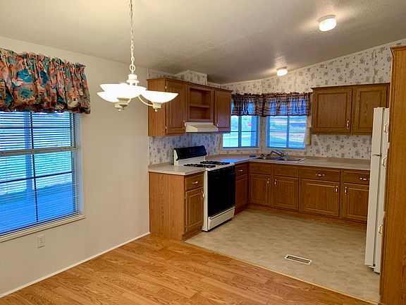 4th image of 2638 S Pleasant Valley Dr
