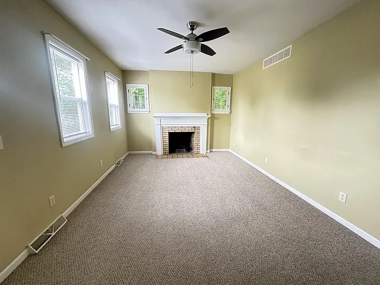 124 Miller St — Photo 4