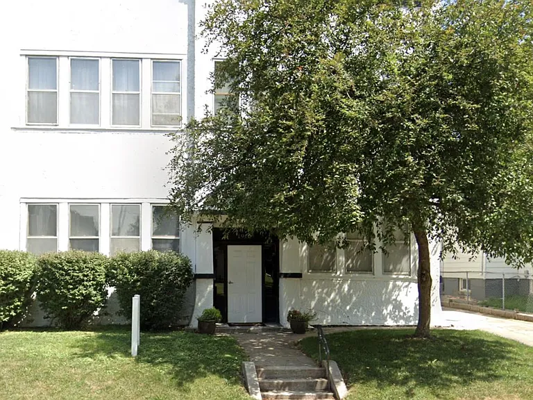 1910 Binney St #4 — Photo 1