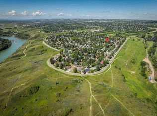 6616 SE Silverdale Rd NW, Calgary, AB T3B3N2