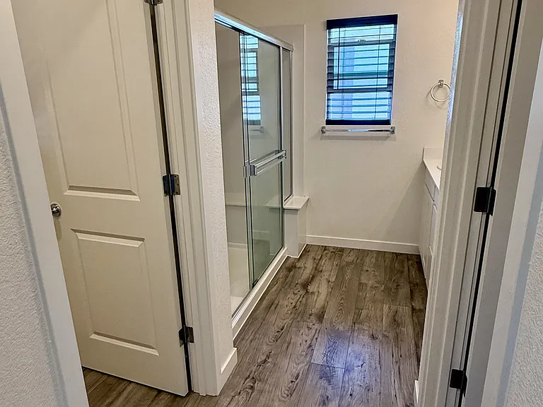 975 Franklin St — Photo 22