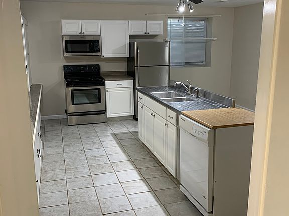 3rd image of 402 Main St #3
