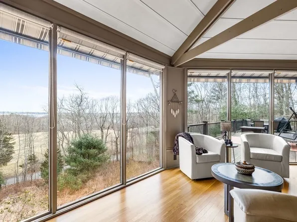 13 Highland Rd, Lakeville, MA 02347