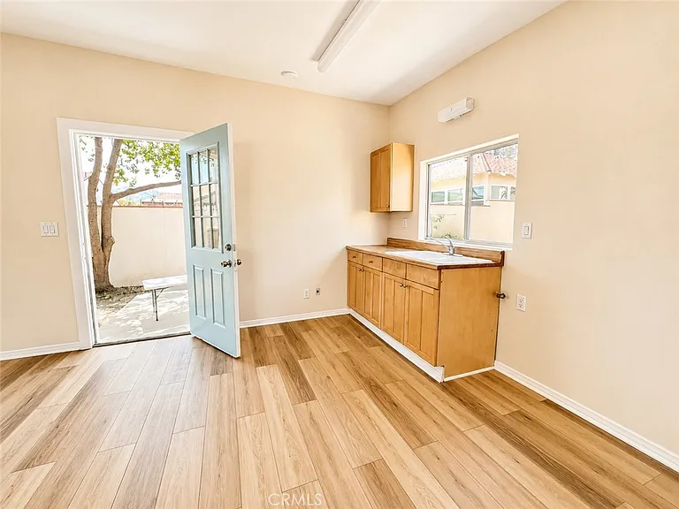 540 Crosby St — Photo 16