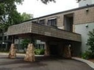 235 Little Canada Rd E, Saint Paul, MN 55117