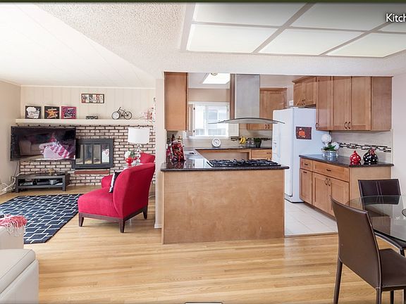 3rd image of 872 Daffodil Way