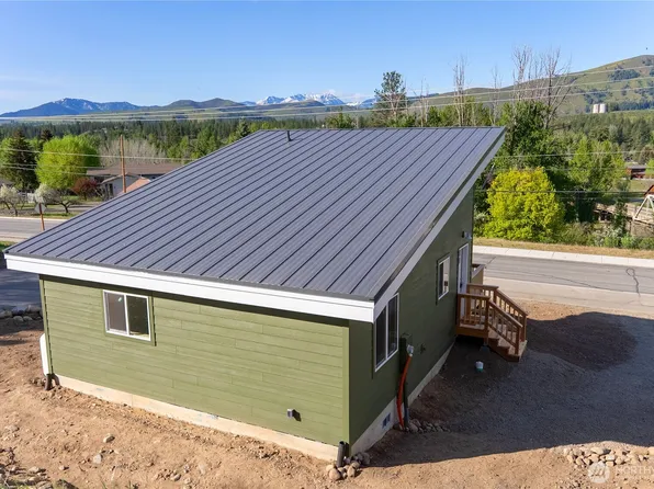 428 Castle Avenue, Winthrop, WA 98862