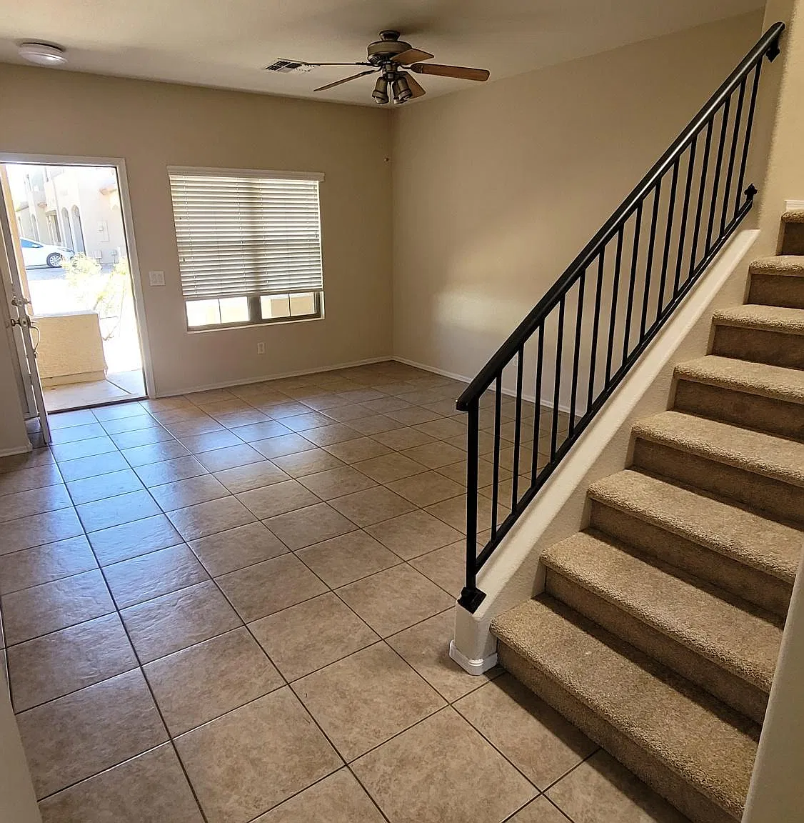 1886 E Don Carlos Ave — Photo 2