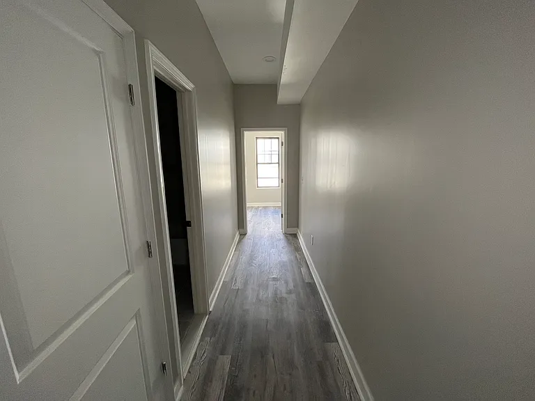 200 E 22nd St #1 — Photo 6