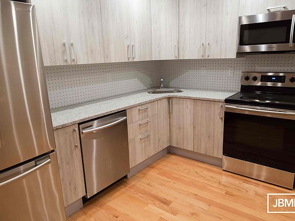 5th image of 2605 Federal St #C