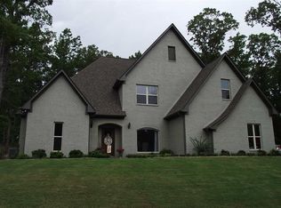 5004 Long Leaf Lake Ln, Helena, AL 35022