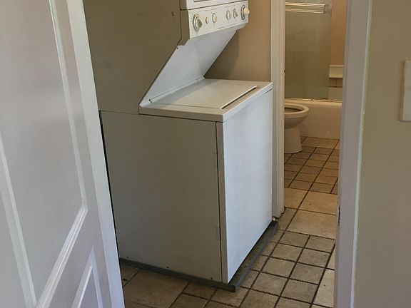 3rd image of 617 Maltman Ave
