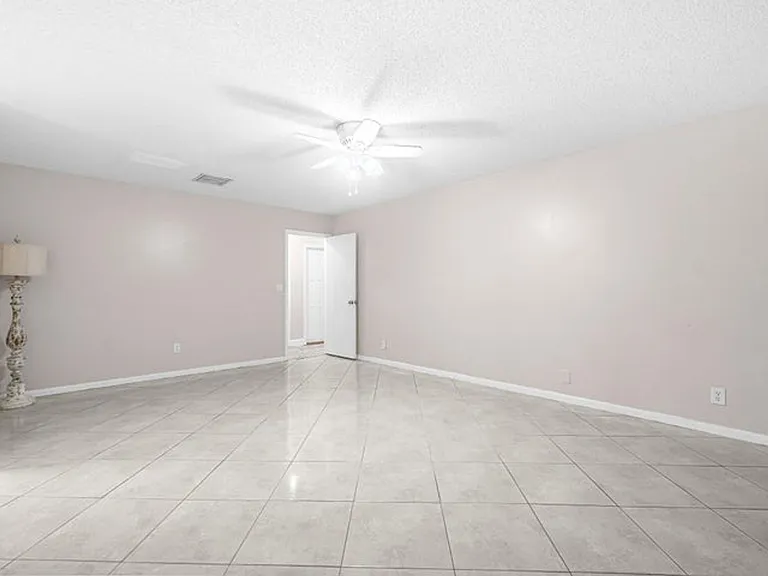 5335 Havasu Ct — Photo 13