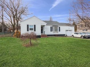 104 W Willow St, Beacon, NY 12508