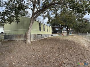 107 Dallas St, Goliad, TX 77963