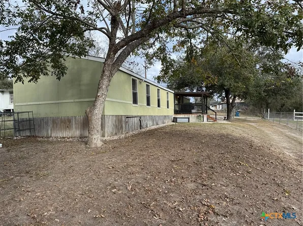 107 Dallas St, Goliad, TX 77963
