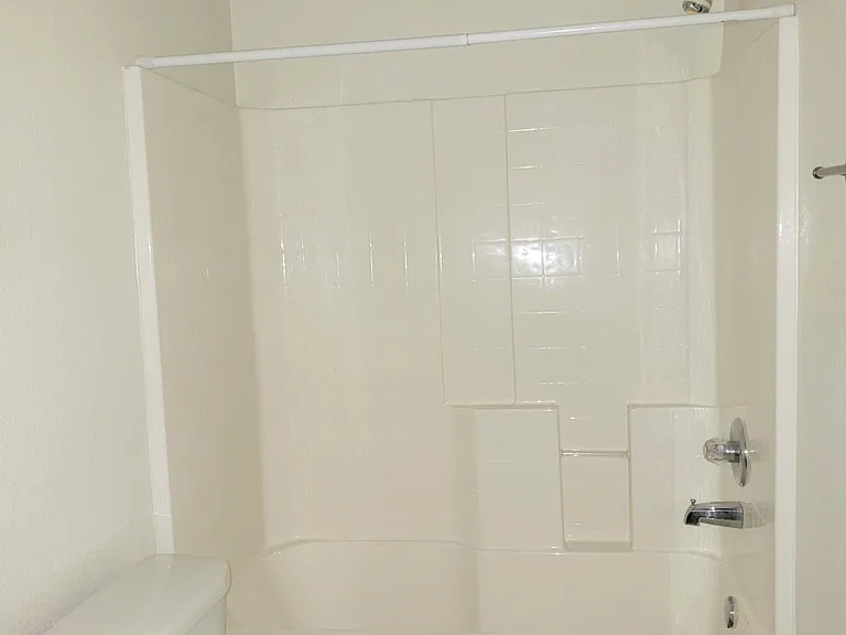 2810 Ashley Dr — Photo 12