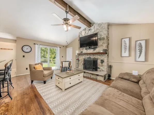 1760 Lone Oak CIRCLE EAST East, Brookfield, WI 53045