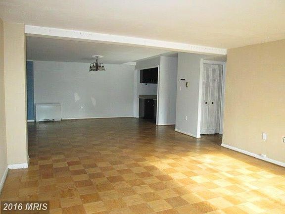 4th image of 10201 Grosvenor Pl APT 216