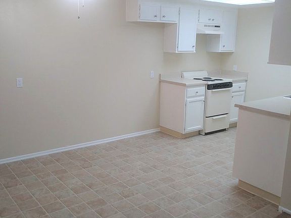 4th image of 2050 S Euclid Ave APT 114